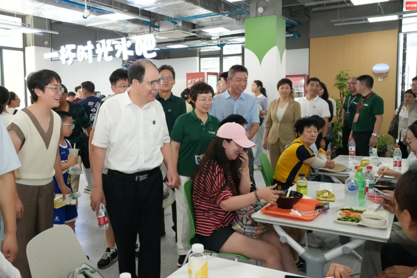 南师大海棠园新食堂公开活动实景