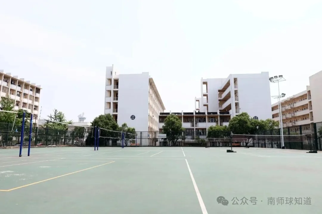 室外多功能运动场，2025 年学生经验图片